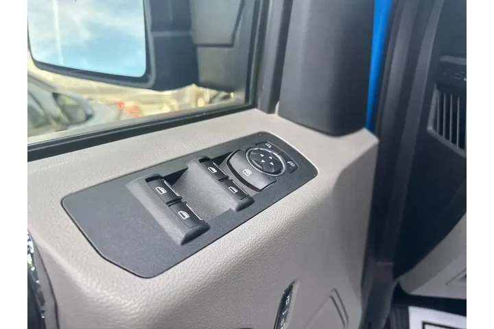 $26029 : Ford F-150 2019 4x4 XLT 4dr image 7