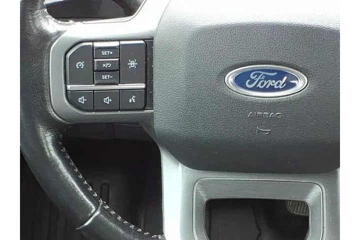 $31895 : Ford F-150 2021 4x4 Lariat 4 image 10