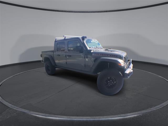 PRE-OWNED 2020 JEEP GLADIATOR image 2