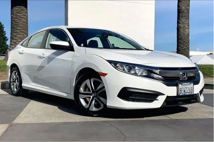 $19985 : Honda Civic 2018 LX 4dr Seda image 2