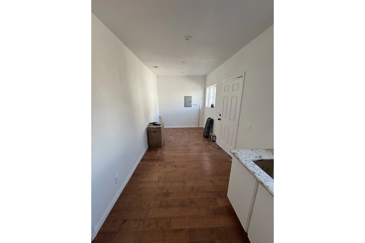 $2150 : Casa en renta ADU nueva image 6