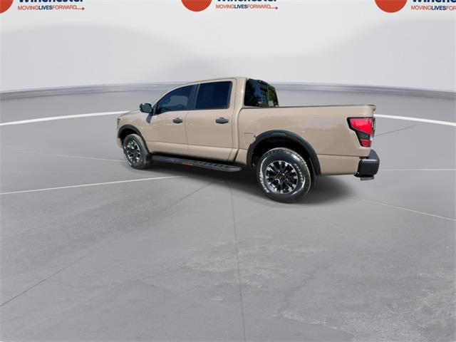 $38416 : PRE-OWNED 2020 NISSAN TITAN P image 5