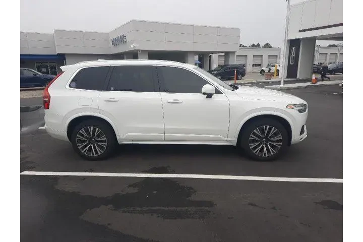 $32322 : Volvo XC90 2022 AWD T6 Momen image 2