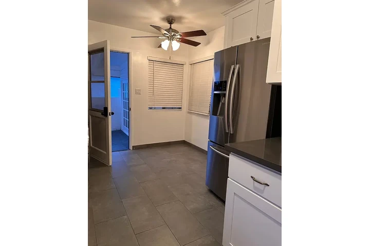 $2175 : 2bed 1bath home for rent in LA image 6