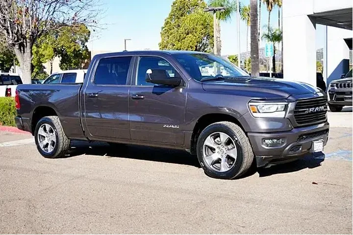 $39392 : Ram 1500 2023 4x4 Laramie 4d image 6