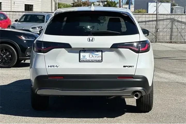 $26918 : Honda HR-V 2025 AWD Sport 4d image 5