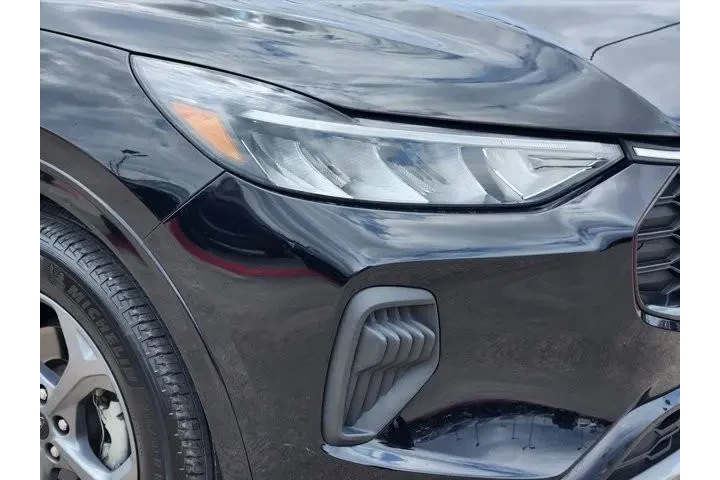 $22935 : Ford Escape 2023 ST-Line 4dr image 9