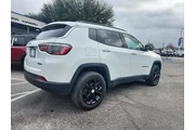$18498 : Jeep Compass 2024 4x4 Latitu thumbnail
