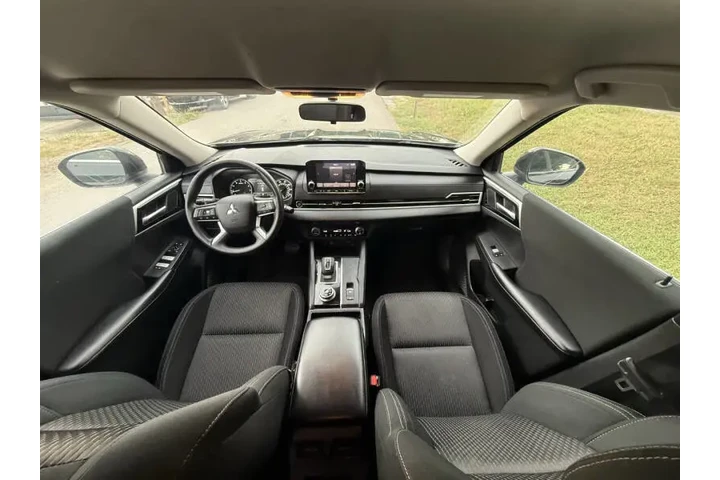 $15999 : 2022 Outlander ES image 8