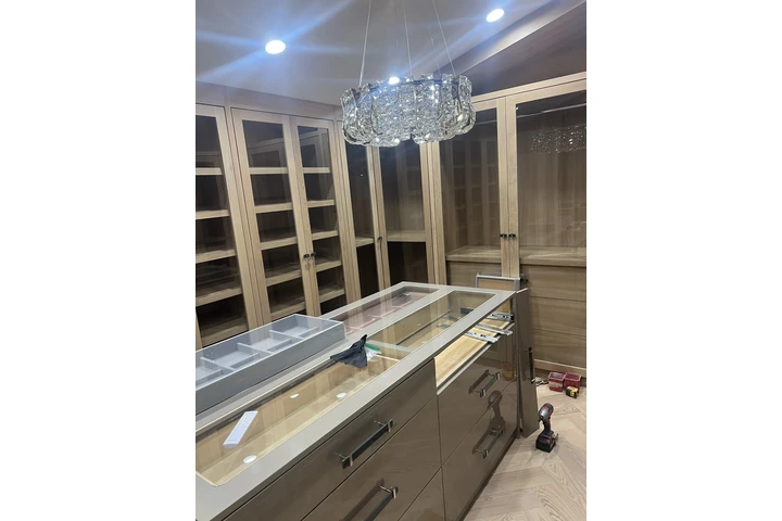 Dudu custom cabinet image 2