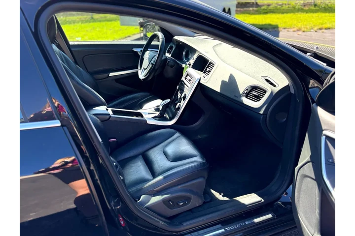$9995 : 2013 S60 image 8