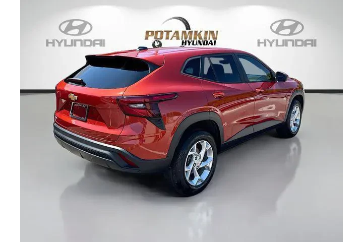 $17753 : Chevrolet Trax 2024 LS 4dr C image 5