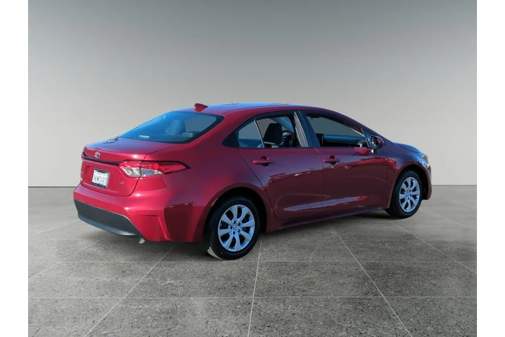 $21071 : Toyota Corolla 2024 LE 4dr S image 5