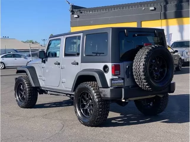 2018 Jeep Wrangler Unlimited S image 2