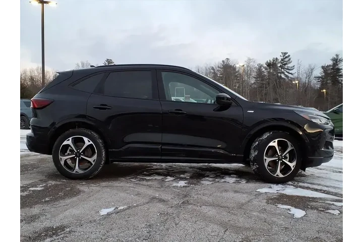 $30300 : Ford Escape 2024 AWD ST-Line image 2