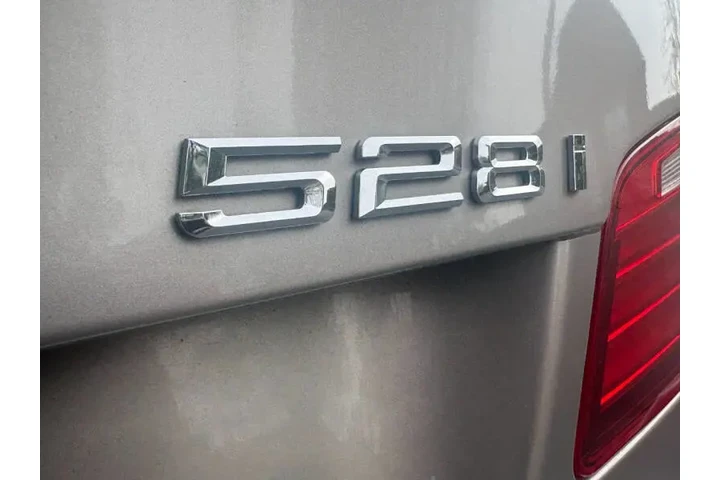 $9900 : 2016 BMW 5 Series 528i image 10