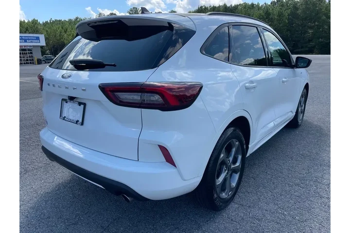 $19291 : Ford Escape 2023 ST-Line 4dr image 9