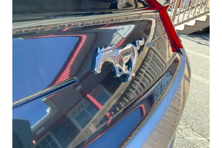 $18485 : Ford Mustang 2021 EcoBoost 2 image 9