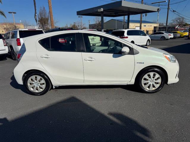 $9998 : 2012 Prius c Two image 9