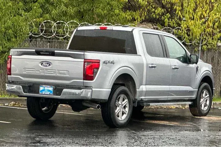 $39499 : Ford F-150 2024 4x4 XLT 4dr image 3