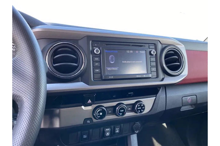 $18000 : 2018 Toyota Tacoma SR5 image 9
