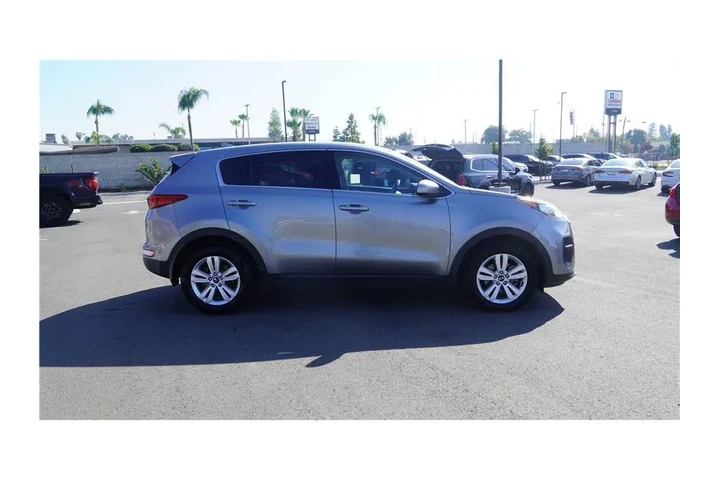 $9984 : 2019 Sportage LX image 5