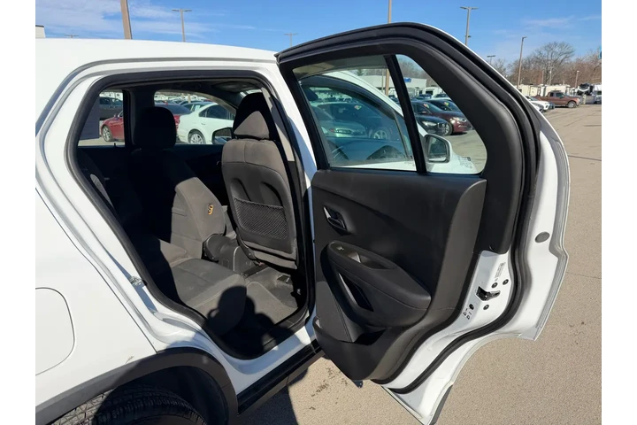 $4980 : 2015 Trax AWD 4dr LS w/1LS image 9