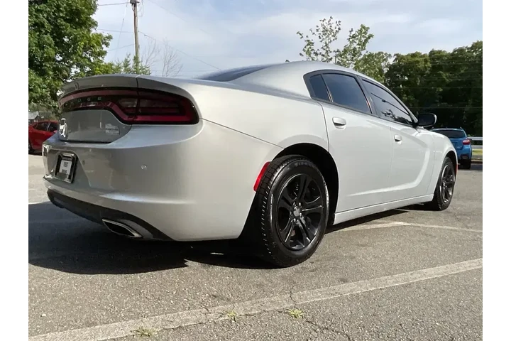 $17985 : Dodge Charger 2021 SXT 4dr S image 5