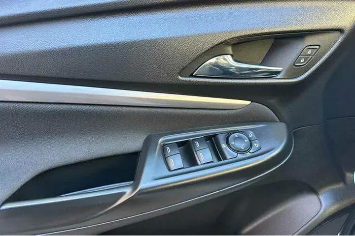 $18943 : Chevrolet Bolt EUV 2023 LT 4 image 10