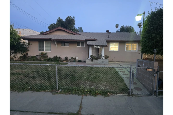 $3200 : Se Renta Casa image 1