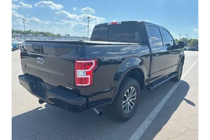 $28592 : Ford F-150 2019 4x4 Lariat 4 image 4