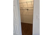$1150 : Cuarto grande con bañio thumbnail