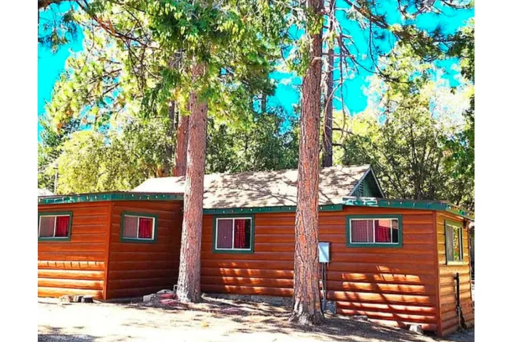 $1850 : ¡CASA EN IDYLLWILD DISPONIBLE! image 2