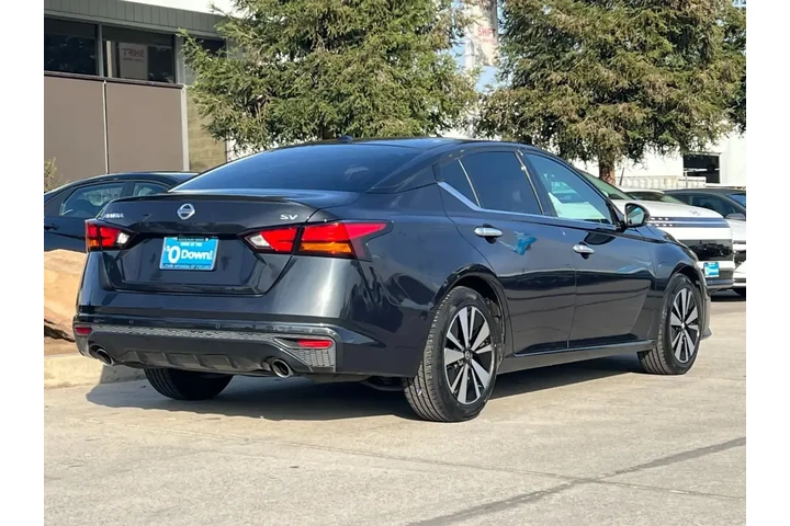 $9999 : Nissan Altima 2019 2.5 SV 4d image 3
