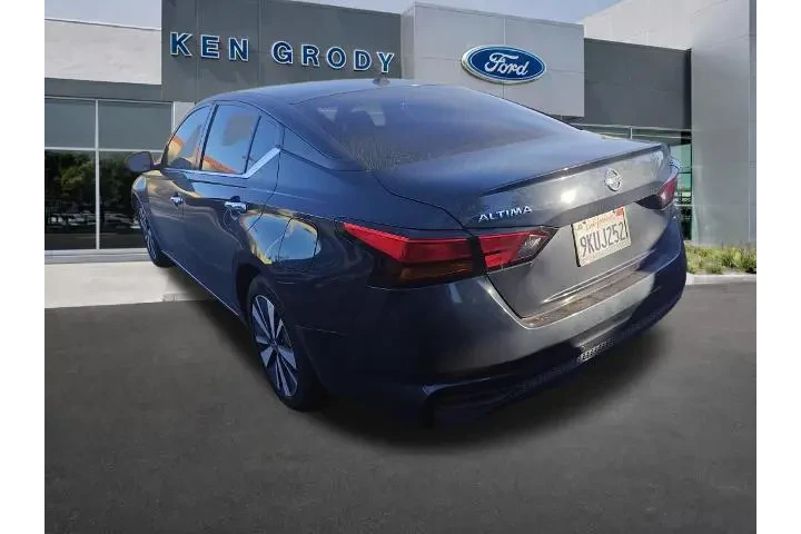 $16496 : Nissan Altima 2022 2.5 SV 4d image 4