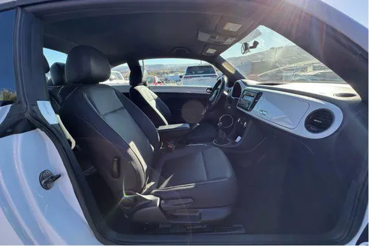 $15000 : Volkswagen Beetle 2014 1.8T image 10