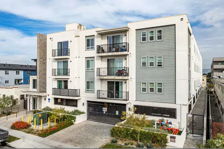 $2695 : $2,695 - 2 Bedroom 2 Bathroom image 10