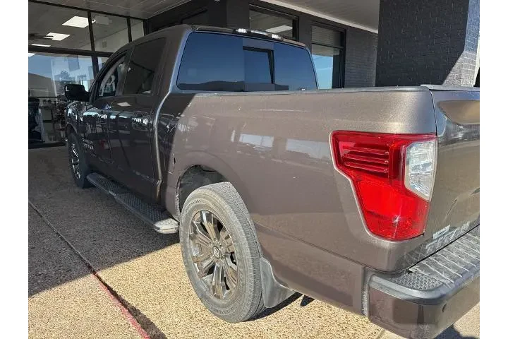 $15485 : Nissan Titan 2017 4x2 S 4dr image 2