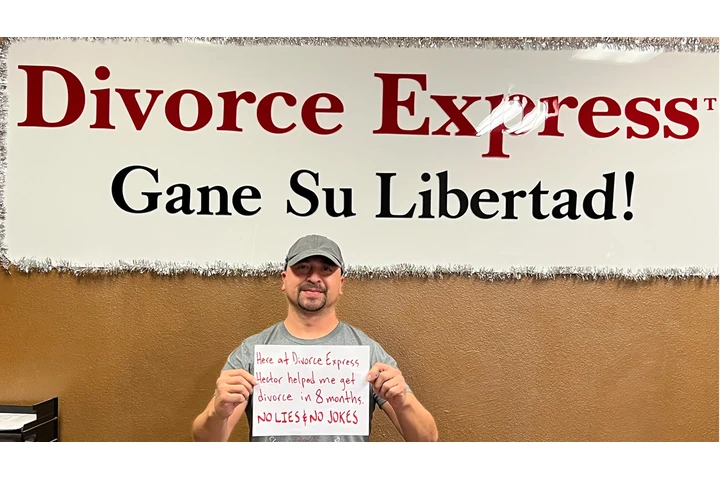 DIVORCE EXPRESS image 7