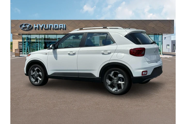$19979 : Hyundai VENUE 2025 SEL 4dr C image 4