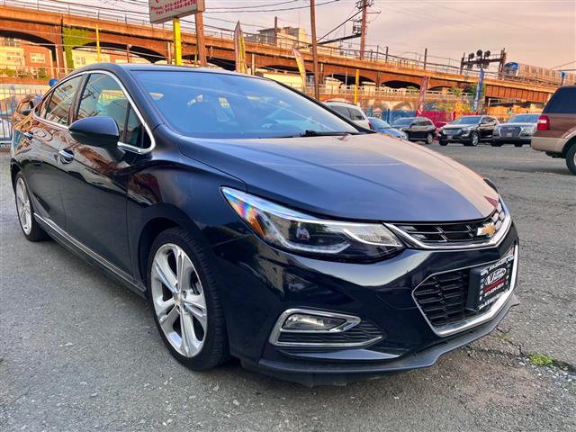 2017 Cruze PREMIER image 1