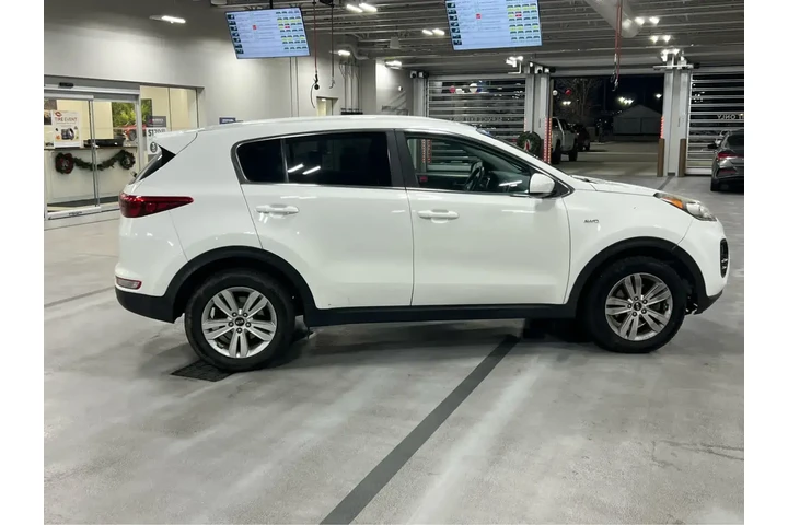 $9900 : Kia Sportage 2018 AWD LX 4dr image 8