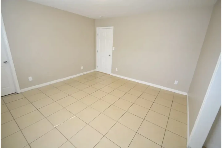 $2693 : 3 bed 2 bath 1,170 sqft image 6