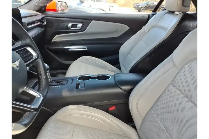 $30988 : Ford Mustang 2024 EcoBoost P image 6