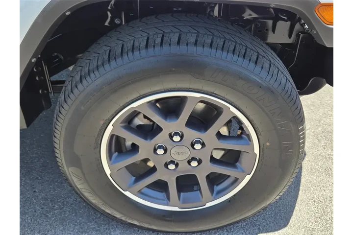 $29500 : Jeep Gladiator 2023 4x4 Over image 8