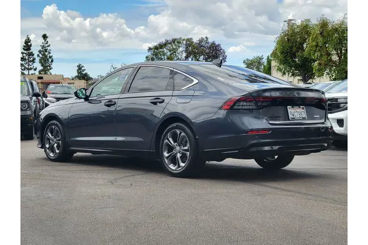 $30900 : Honda Accord Hybrid 2024 EX- image 2