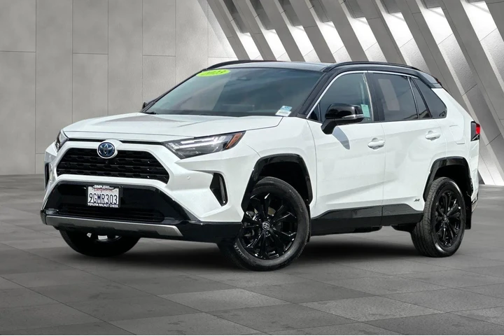 $39500 : Toyota RAV4 Hybrid 2023 AWD image 2