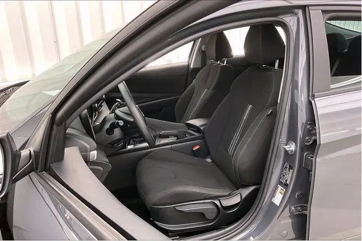 $20490 : Hyundai ELANTRA 2023 SEL 4dr image 8