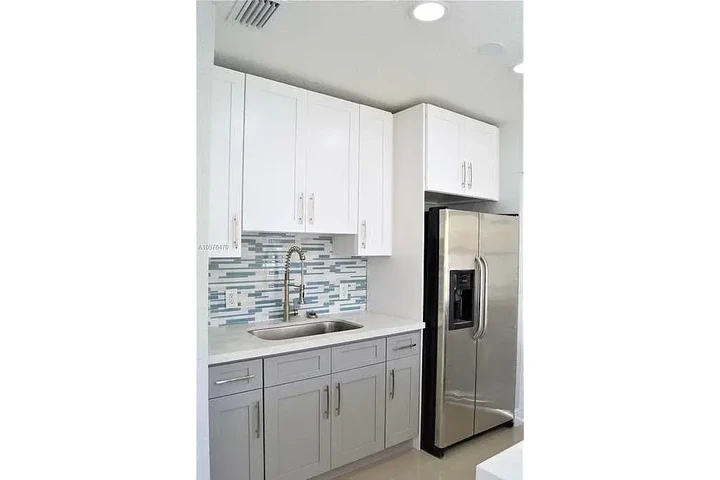 $1570 : Listo En North Miami image 8