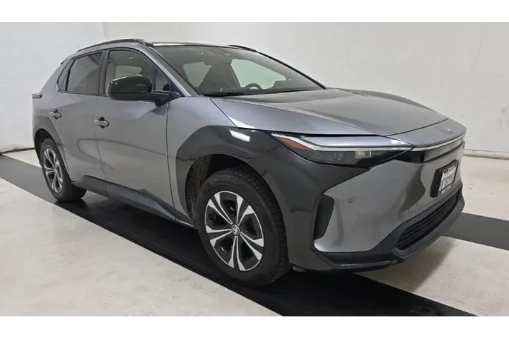 $22750 : 2023 bZ4X XLE image 2
